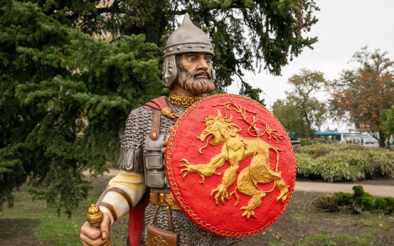 В центре Мариуполя после реконструкции открыли детский сквер «Лукоморье» с героями сказок Пушкина, фото 2 из 4