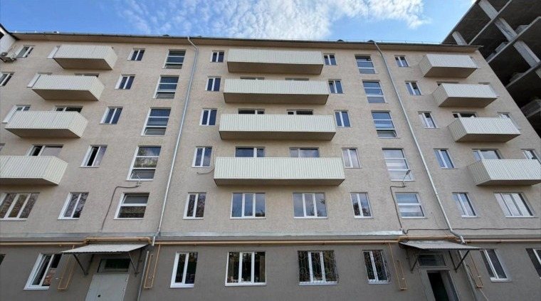 В Мариуполе восстановили аварийную пятиэтажку 1968 года на проспекте Строителей, фото 1 из 2