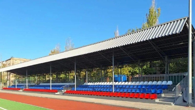 В Ильичёвском районе Мариуполя завершили реконструкцию стадиона «Олимп» с трибуной на 324 места, фото 3 из 6