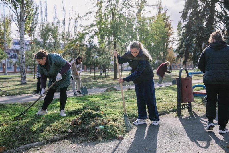 В Мариуполе прошёл общегородской субботник, в выходные начнут убирать стихийные свалки на Карла Либкнехта, фото 4 из 6