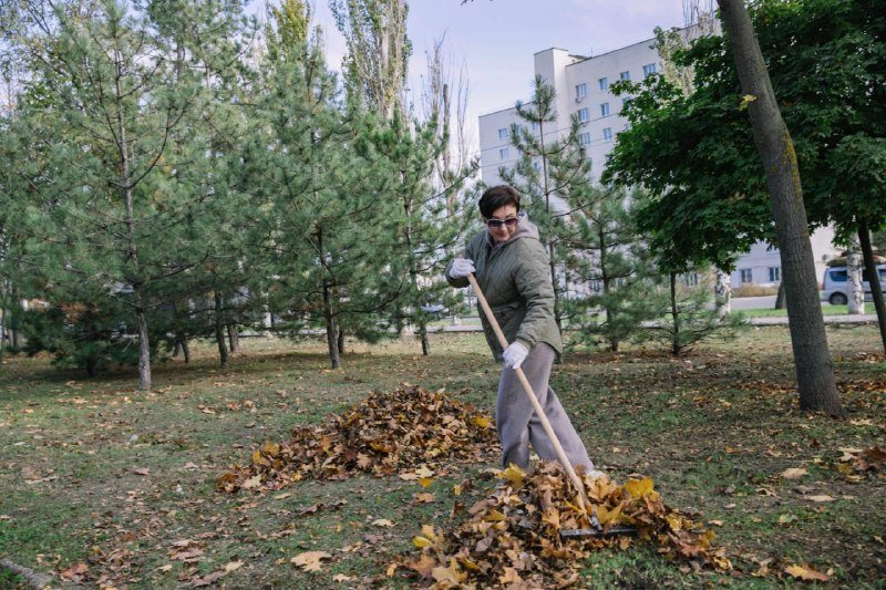 В Мариуполе прошёл общегородской субботник, в выходные начнут убирать стихийные свалки на Карла Либкнехта, фото 5 из 6